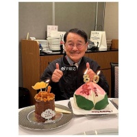 开心收金寿桃！众多TVB艺人同事造惊喜为刘丹庆祝80岁生日