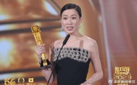 TVB颁奖感人！配角奋斗30年获奖痛哭跪地，对比内娱分猪肉很讽刺