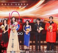 第一次直观地感受到宋轶的身高，从来没想过宋轶是这么大一只的！