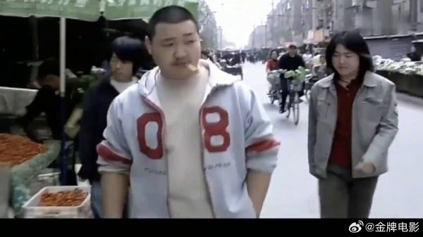 恶霸嚣张收保护费,殊不知老板是警察:叫你领导过来收