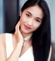 为弟弟放弃香港娱乐圈，背后的心酸是谁人知？如今一家人其乐融融