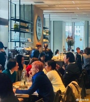 孙艺珍玄彬约会被偶遇，懂得感情呵护，有了儿子也能享受二人世界
