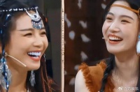 刘涛上节目大笑 露出一口烤瓷牙发蓝光引争议