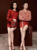孙俪首次与同父异母妹妹合影……