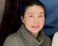 美丽的面容！郭晶晶出席生日宴，淡雅从容、温柔大方，非常漂亮！