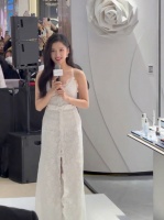 纯纯纯生图的张婧仪，原相机，没挑打光和镜头角度……