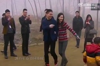 刘强东带老婆章泽天回老家宿迁，人都说越成功的人越低调是真的！