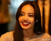 泰国艺人Lisa性别传闻再起，网友热议真相