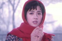 29岁的龚雪当年有多漂亮？一首《春光美》勾起美好的回忆