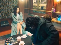 富婆看上了邋遢的乞丐，谁知下一秒直接让人傻眼