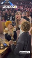 霉霉自我介绍be like：Hi Im Taylor