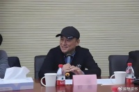 七次指导春晚的名导赵安，因受贿坐牢，歌唱家妻子等他到病亡