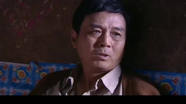妻子和光棍来往,瘫痪丈夫表示理解成全他们,妻子泪崩:绝不离开