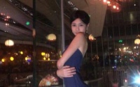 钟丽缇14岁女儿穿露背装，小S16岁女儿秀抹胸裙，品味领先同龄人