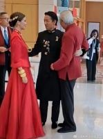 吴千语施伯雄大宅中式订婚豪门成员见证新人