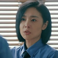 你可以永远相信高叶！她演出了检察官一身正气，很有说服力！