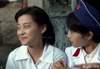 情敌见情敌，这场面有些渗人啊