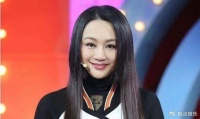 央视一姐风头盖过董卿，巅峰时嫁为人妻，帅老公是我们熟悉的他