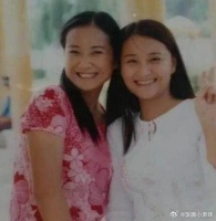 原来贾玲有个亲姐姐叫贾丹，两姐妹长得特别像……