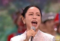 2024年的春晚舞台上……