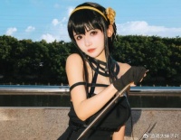 女主播的直播花样多，现场测三围，把自己的身材数据公开给粉丝