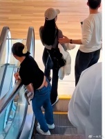 汪小菲带女友出游，女儿一起同行，一家三口好和谐！