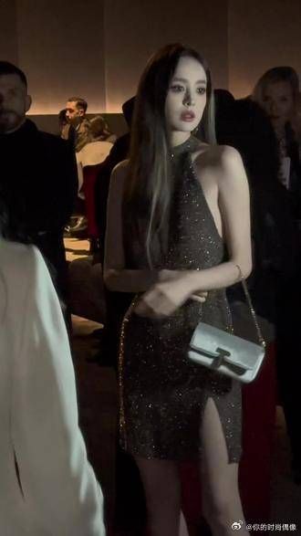中国女人出去就是要争面子的