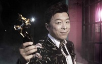 黄渤将他带红，爆红后因连续酗酒猝死，妻子卖豪宅改嫁老外