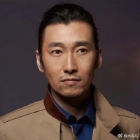 他是韩红最欣赏的男人，巅峰时退出，如今51岁归来，依然如少年？