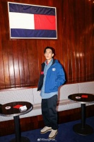 陈冠希亮相纽约时装周Tommy Hilfiger 2024大秀！这状态怎么样？