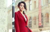 她是“最丑”港姐，恋爱8年无果，闪婚现任生3个儿子，输赢难评