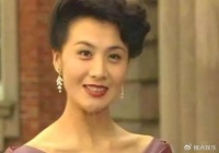 和“康熙”上演一段父女恋，为腹中孩子拒绝治癌，在41岁骤然离世