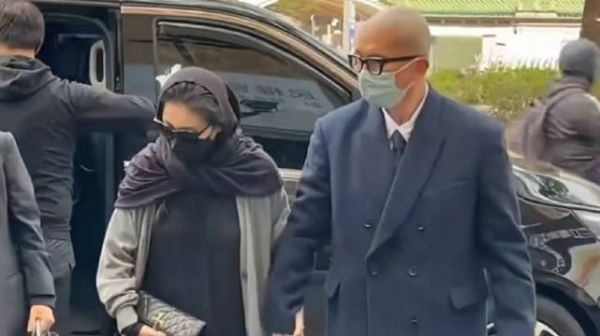 大S好多白头发，看来退居幕后的她也不在乎形象了