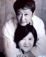 63岁洪晃活得太潇洒，从顶级名媛到名门痞女，一生经历四场婚姻，现任