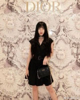 小S大女儿Elly许曦文最新Dior活动造型