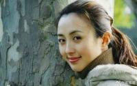 她曾是央视最美主持，不料拍戏时怀孕，如今48岁孩子生父依然成谜