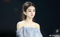 赵丽颖的美嘴，热巴的鼻子，而她靠眉毛撑起颜值！