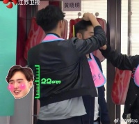阮经天头身比好逆天，身高185，头长才22cm，标准8头身！