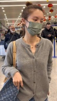 金晨和胡夏公开恋情后现身机场，实在是太美了吧