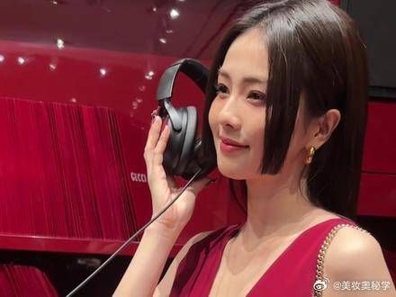 突然就走到我面前,猝不及防的美貌攻击!