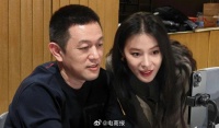 李斌被妻子揭老底，没钱发直播间福袋？网友：建议用蔚来手机发博