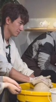 他真的我哭晕，看到评论里说买几个给颖宝，结果他说我给丽颖画了一个，我今天把我画的东西发给她了，她问我…