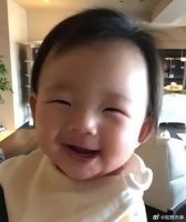 听说大S小时候的照片被扒出来了，是不是有点意思啊？