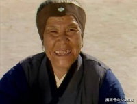 刘姥姥进贾府时有多卑微？这几个小细节，看了忍不住鼻酸