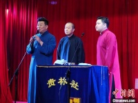 江西文化观察：欢笑十三载 南昌方言相声如何历久弥新