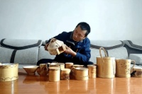 ​哈巴河县：“夫妻档”匠心传承 让非遗文化“活”起来