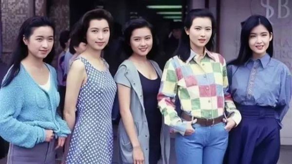 30年前五位港星的合影，在那个盛产绝美女星的年代…