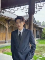 谁能拒绝邓为的西装杀，霸道总裁氛围感拉满！帅气原来也可以如此具体