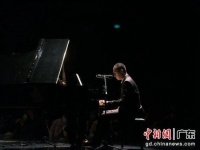 男低音流行唱将携手钢琴家涂宇亮打造音乐会
