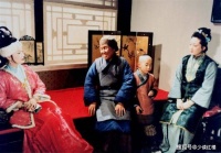 红楼梦：王熙凤为什么让人恨不起来？你看这件小事就知道了